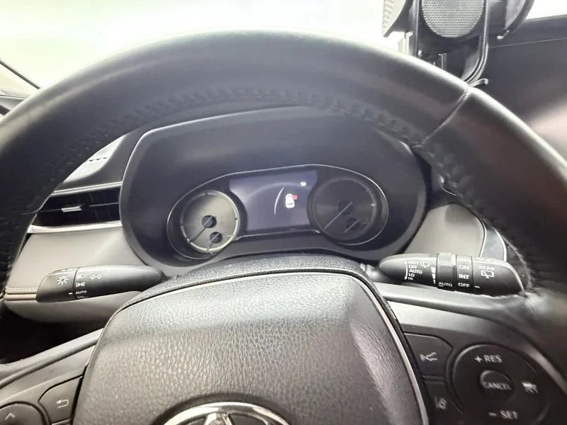 Used 2021  Toyota Limited Sport Utility 4D image 19