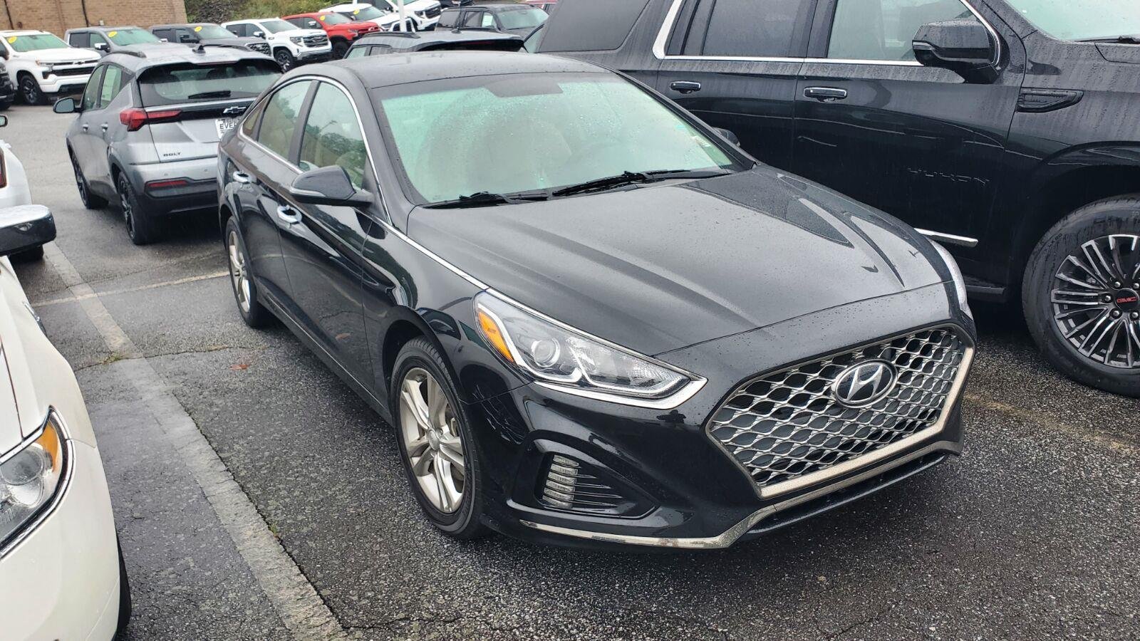 Used 2019 Phantom Black Hyundai SEL image 2