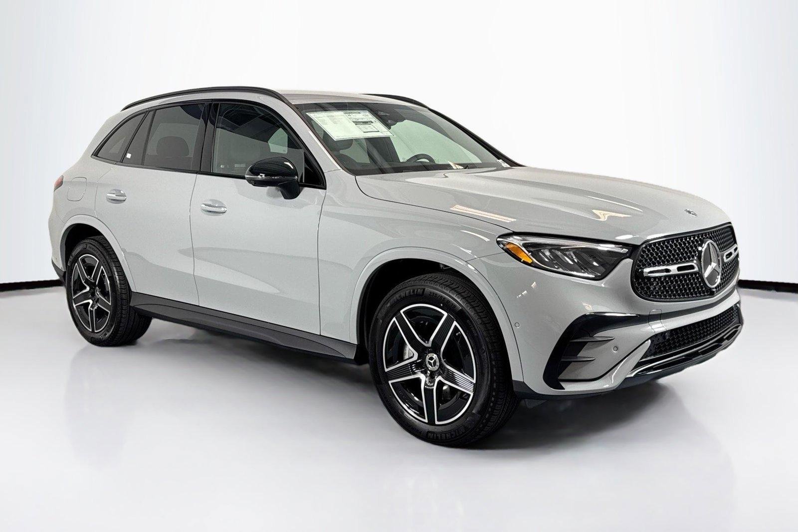 New 2026 Manufaktur Alpine Grey Mercedes-Benz GLC 300 image 3