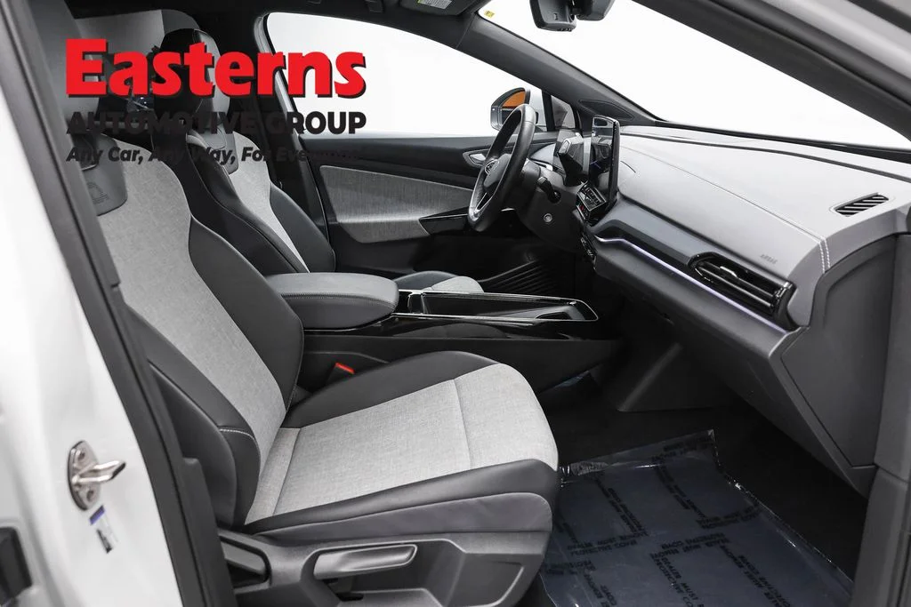 Used 2023 White Volkswagen Pro image 22