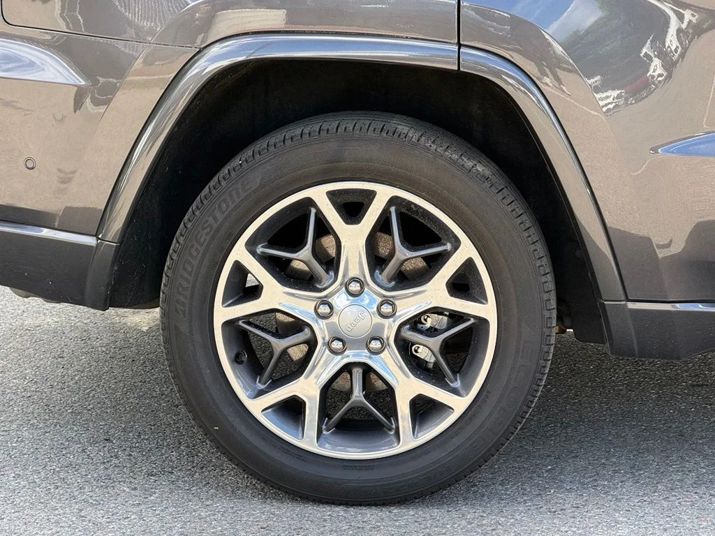 Used 2021 Gray Jeep Overland image 11