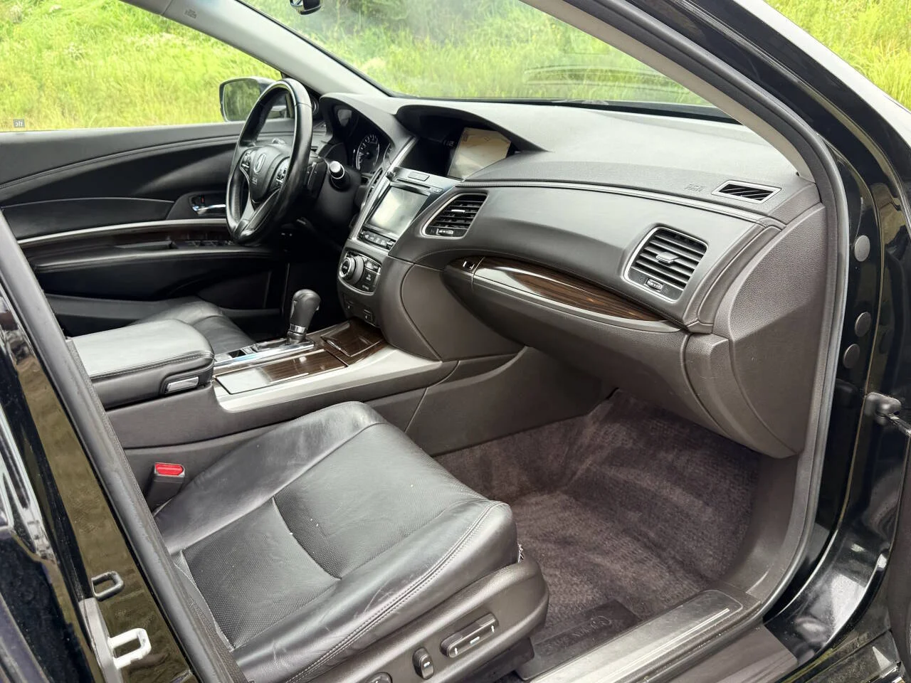 Used 2015 Black Acura w/Tech 4dr Sedan w/Technology Package image 17