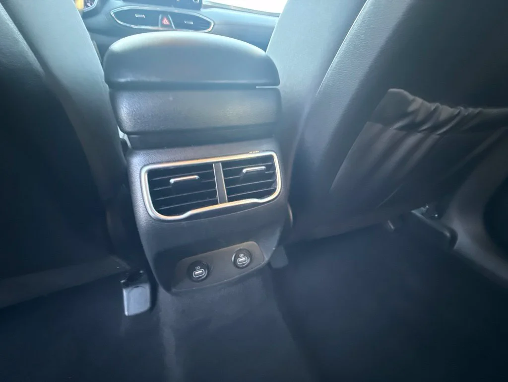 Used 2023 Silver Hyundai SE image 16