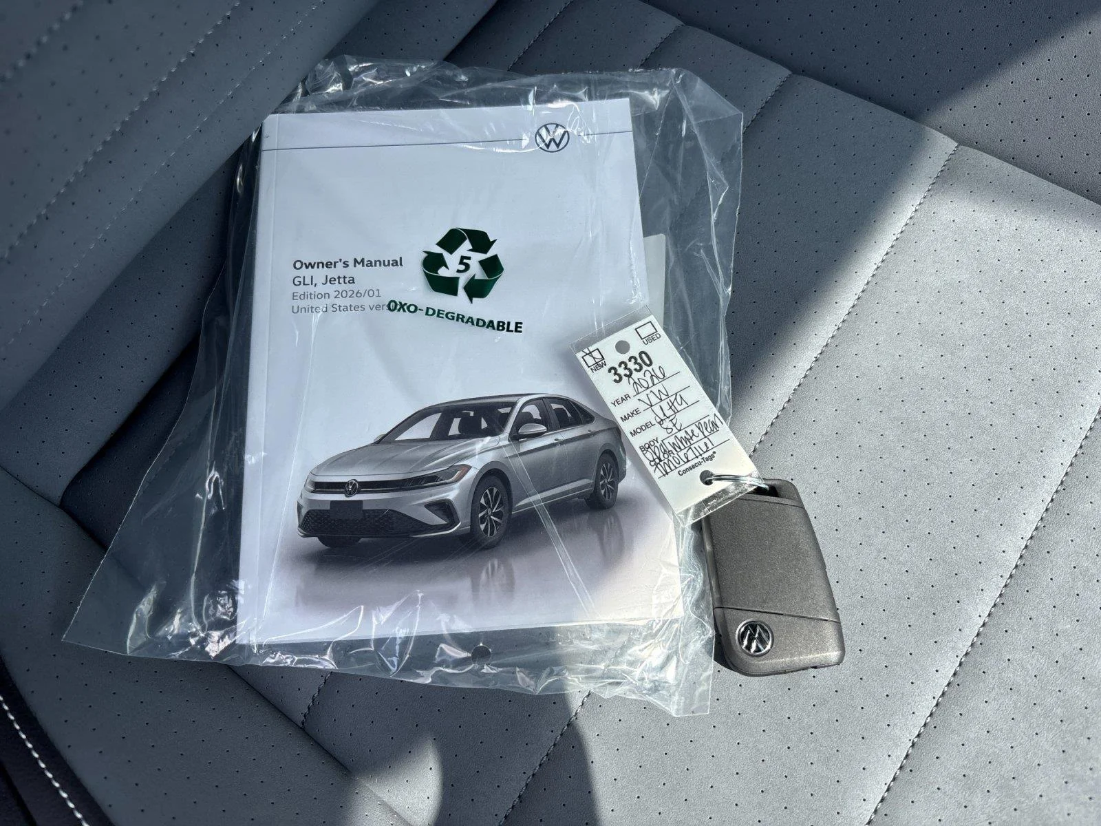 New 2026 Opal White Pearl Volkswagen SE image 41