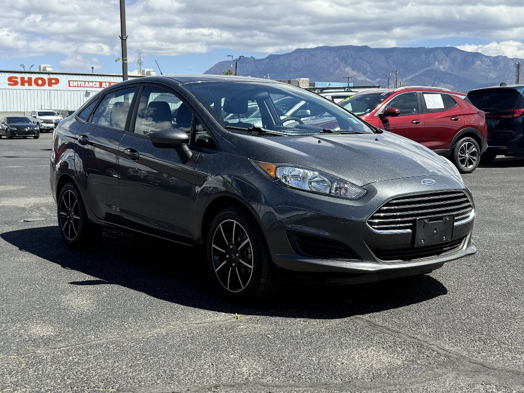 2018 Ford Fiesta SE Sedan's photo