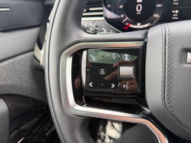 Certified Used 2025 Fuji White Land Rover SE image 22