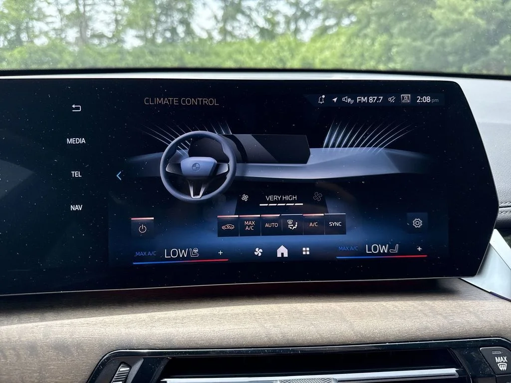 Certified Used 2025 Green BMW xDrive28i image 24