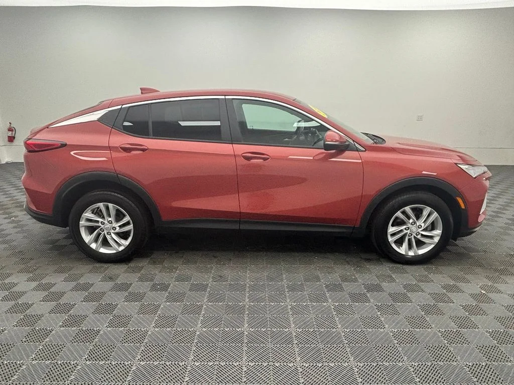 Used 2024 Red Buick Preferred image 7