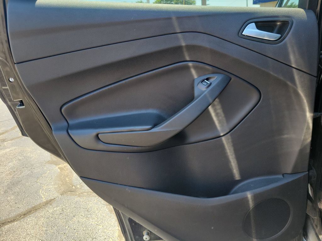 Used 2019 Black Ford SE image 9