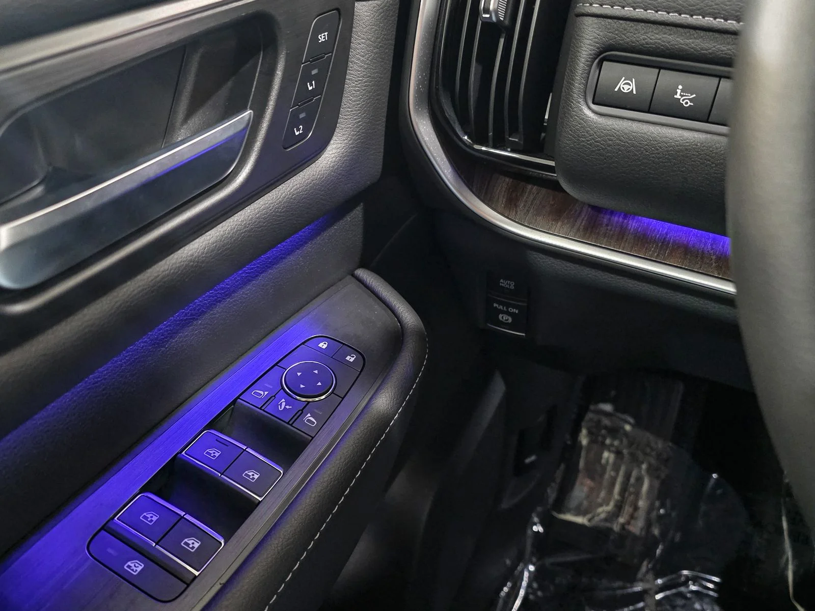 2025 Nissan Armada SL - Photo 43