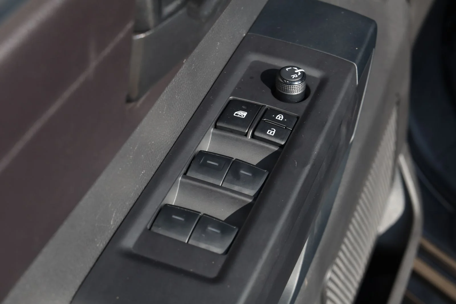 Used 2025 Gray Toyota SR image 24