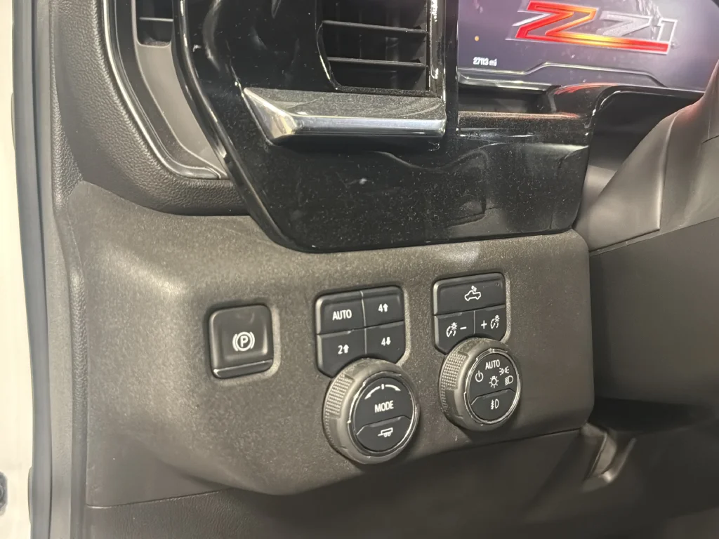 Used 2024 White Chevrolet RST image 25