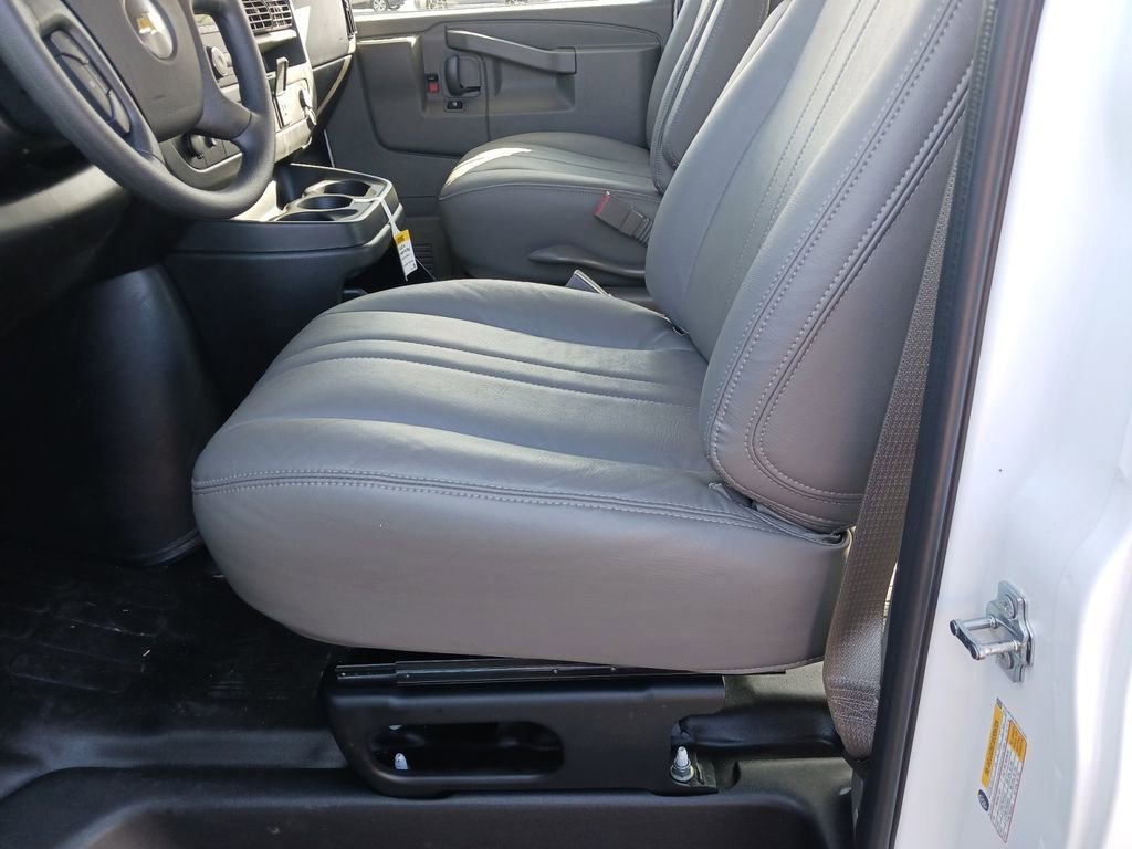 2025 Chevrolet Express Cargo Work Van - Photo 32