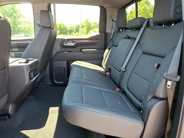 New 2026 Sterling Metallic GMC Elevation image 10