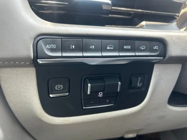 Used 2023 Crystal White Tricoat Cadillac Sport Platinum image 15