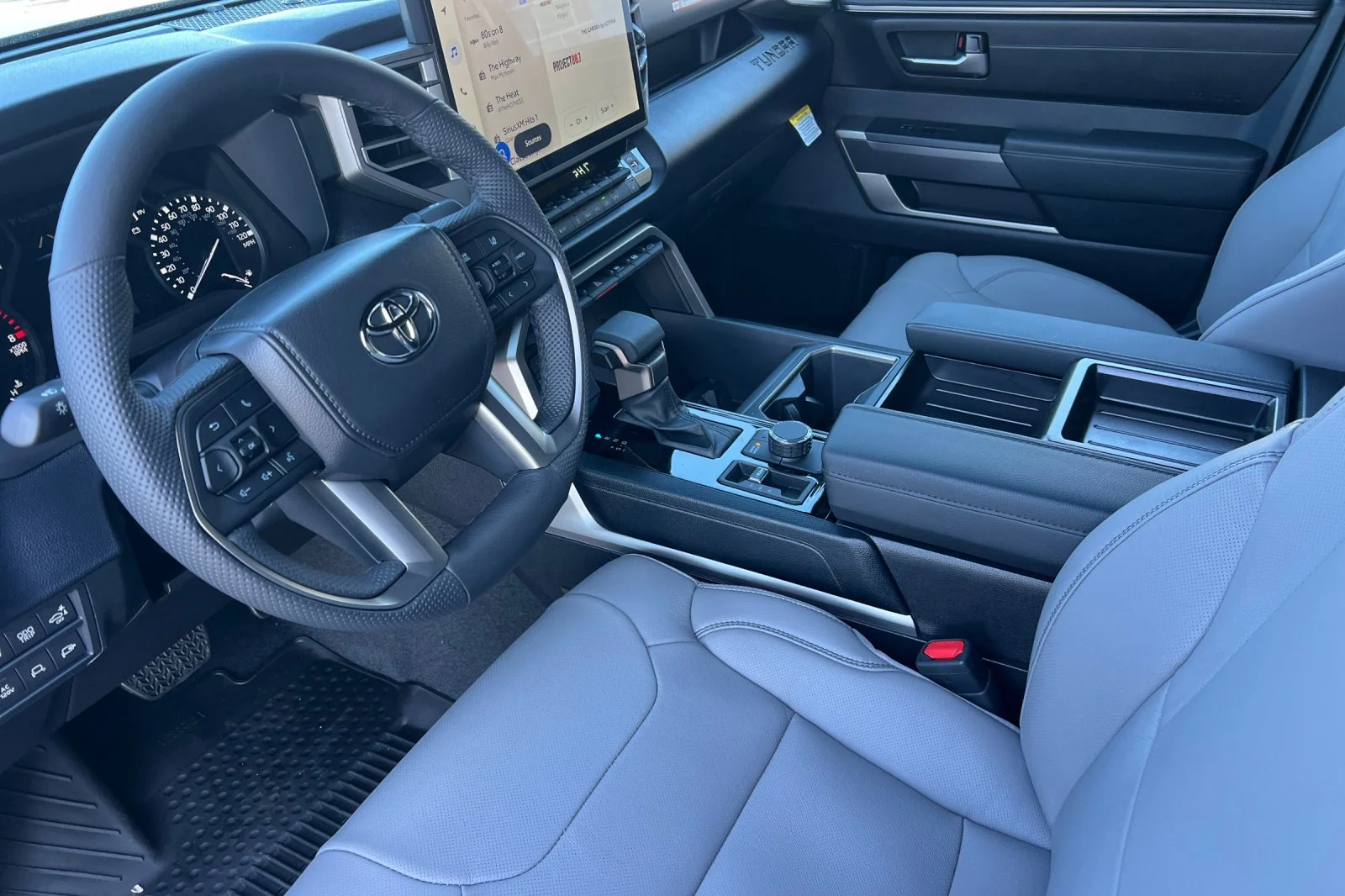 2026 Toyota Tundra SR5 - Photo 6