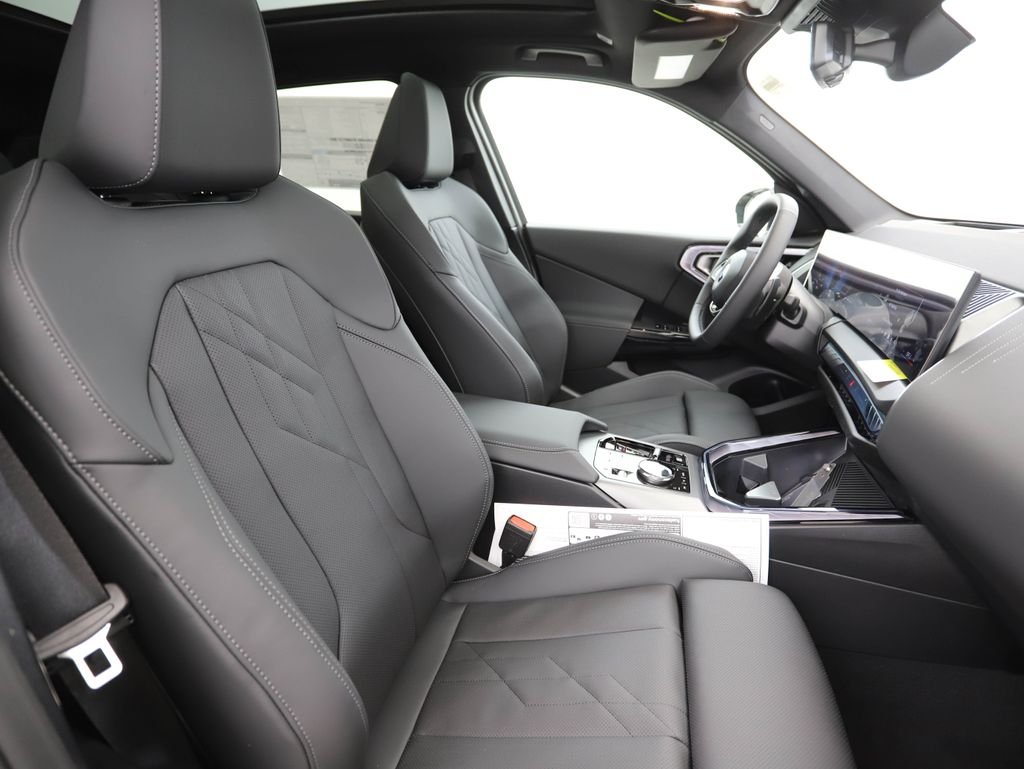 Used 2026 Black Sapphire Metallic BMW 30 xDrive image 31