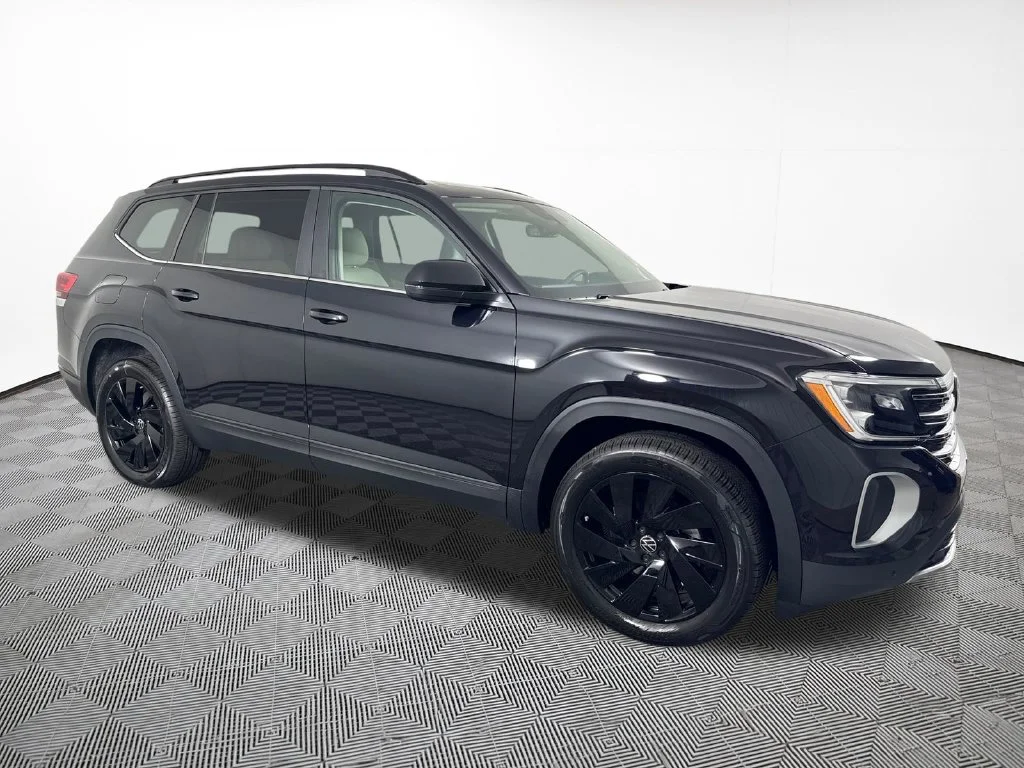 New 2026 Black Volkswagen SE w/Technology image 5