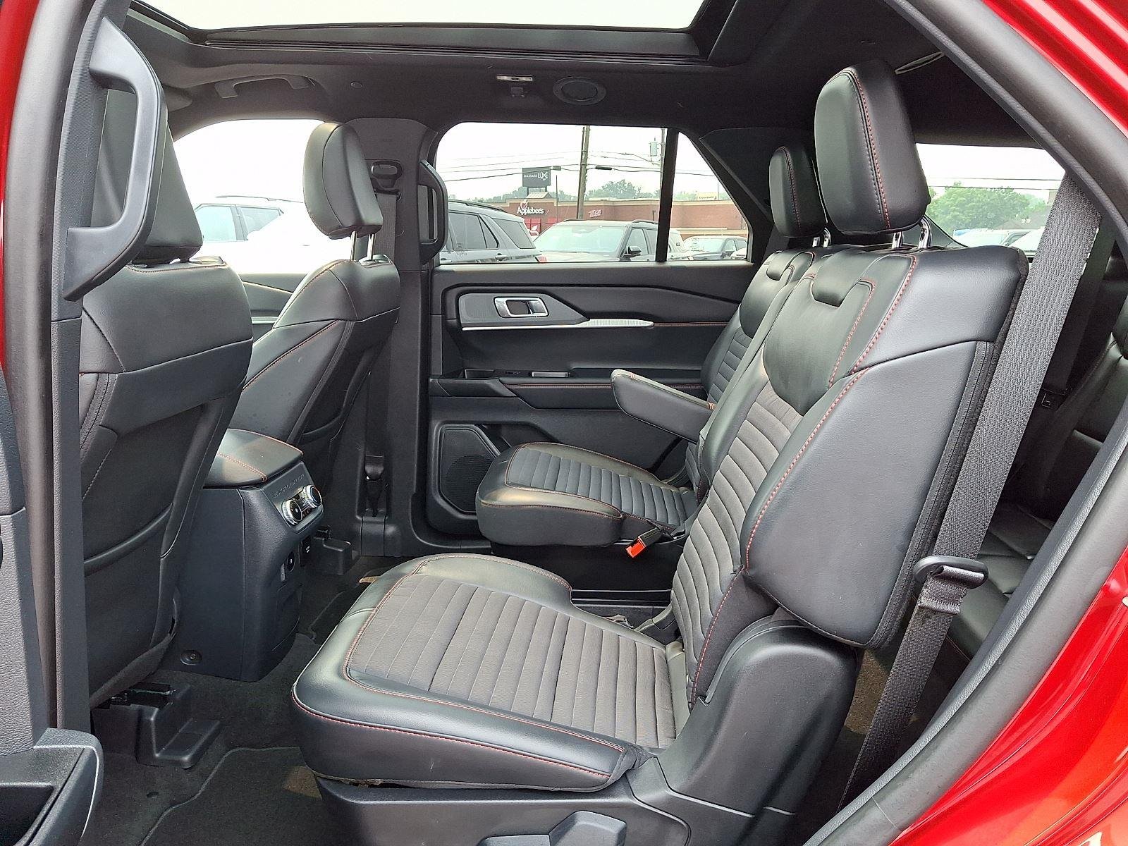 New 2026 Rapid Red Metallic Tinted Clearcoat Ford ST-Line image 8