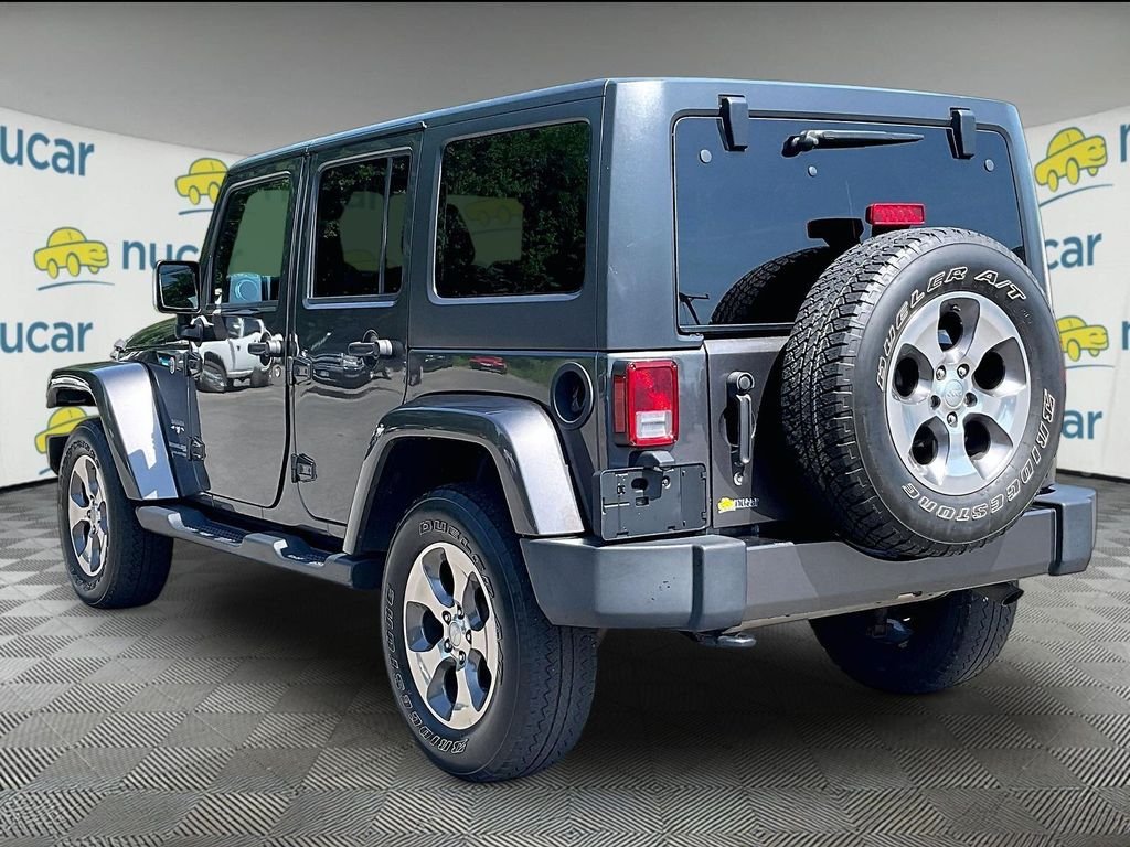 Used 2018 Gray Jeep Unlimited Sahara image 4