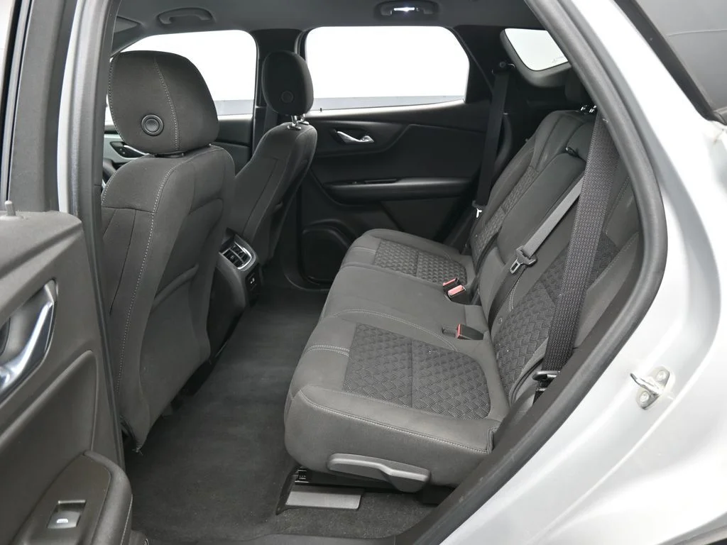 Used 2019 Silver Ice Metallic Chevrolet L image 26