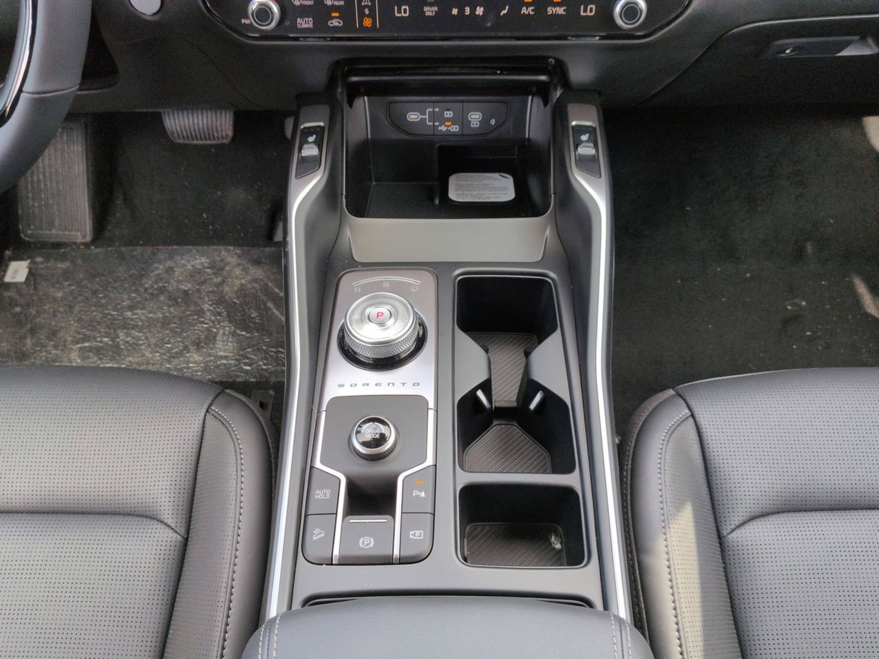 New 2026 Snow White Pearl Kia EX image 18