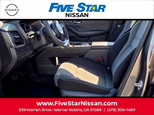 Used 2023 Gray Nissan SV image 5