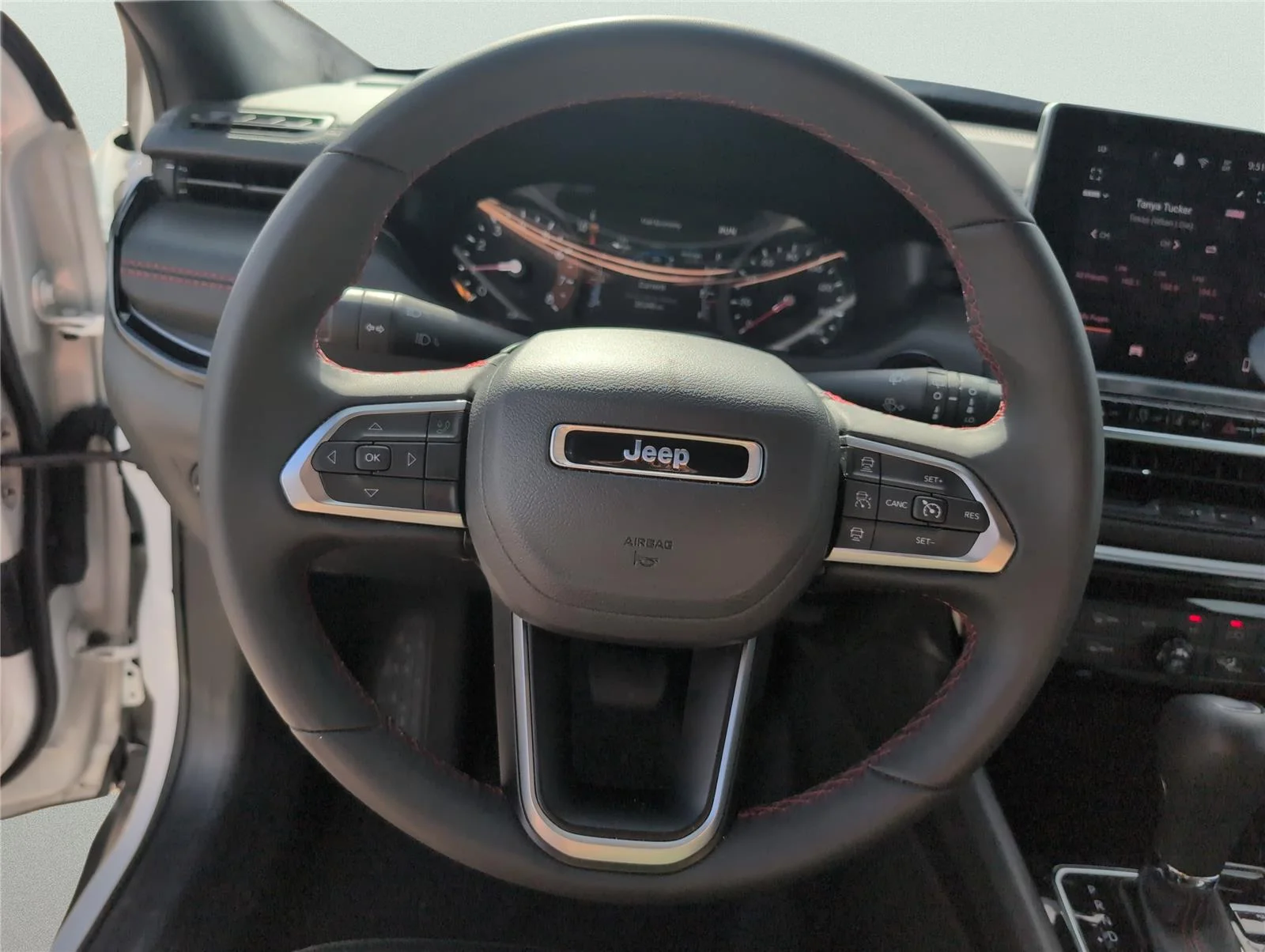 Used 2025 Bright White Clearcoat Jeep Trailhawk image 20