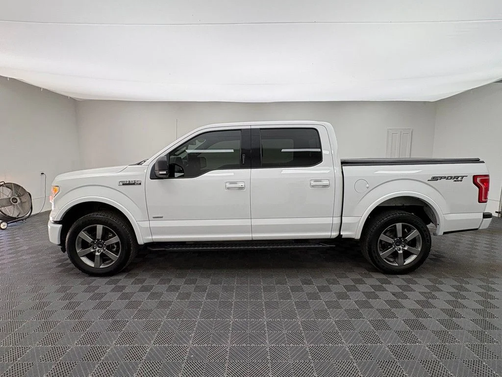Used 2016 Oxford White Ford XLT image 12