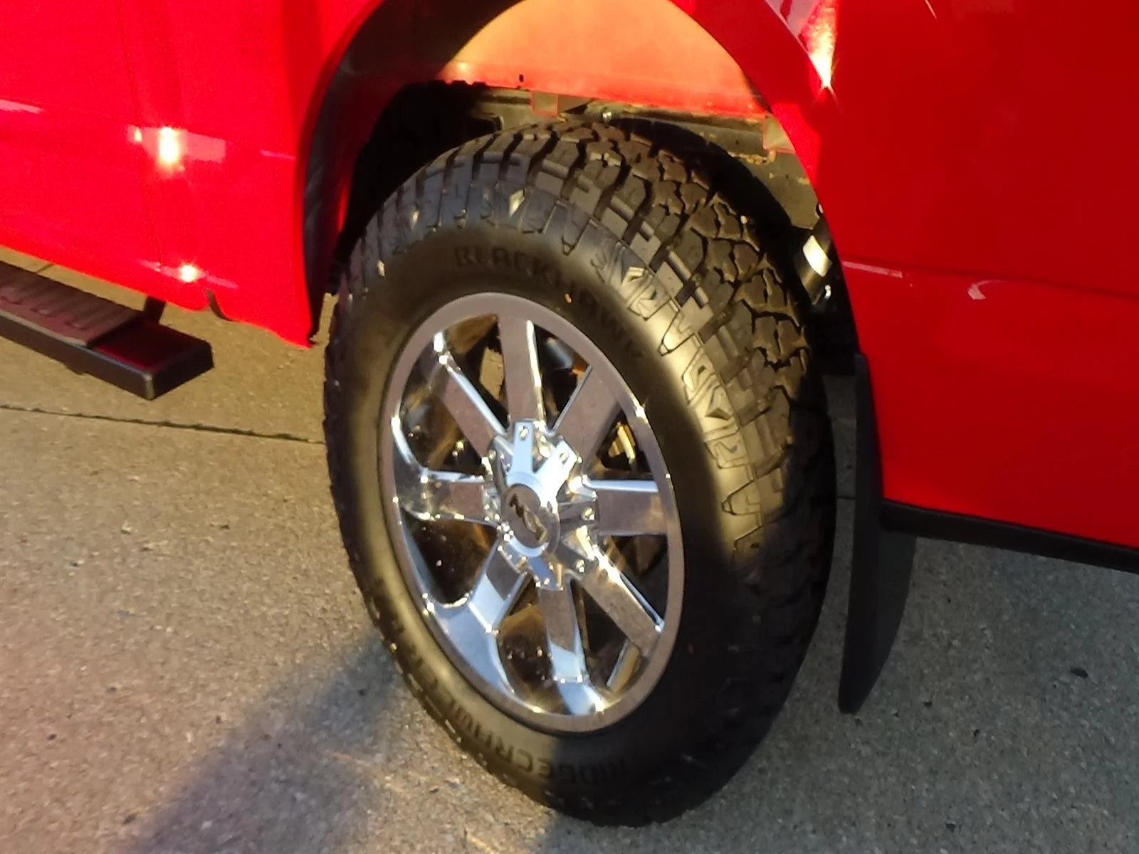 Used 2016 Race Red Ford XLT image 10