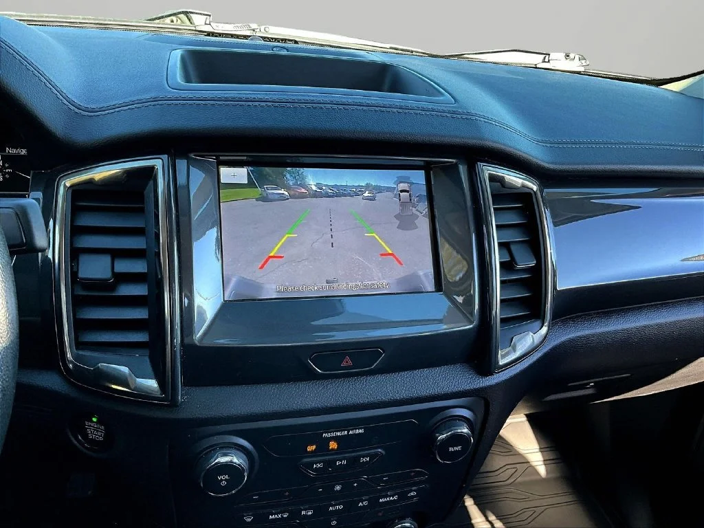 Used 2020 Silver Metallic Ford Lariat image 16