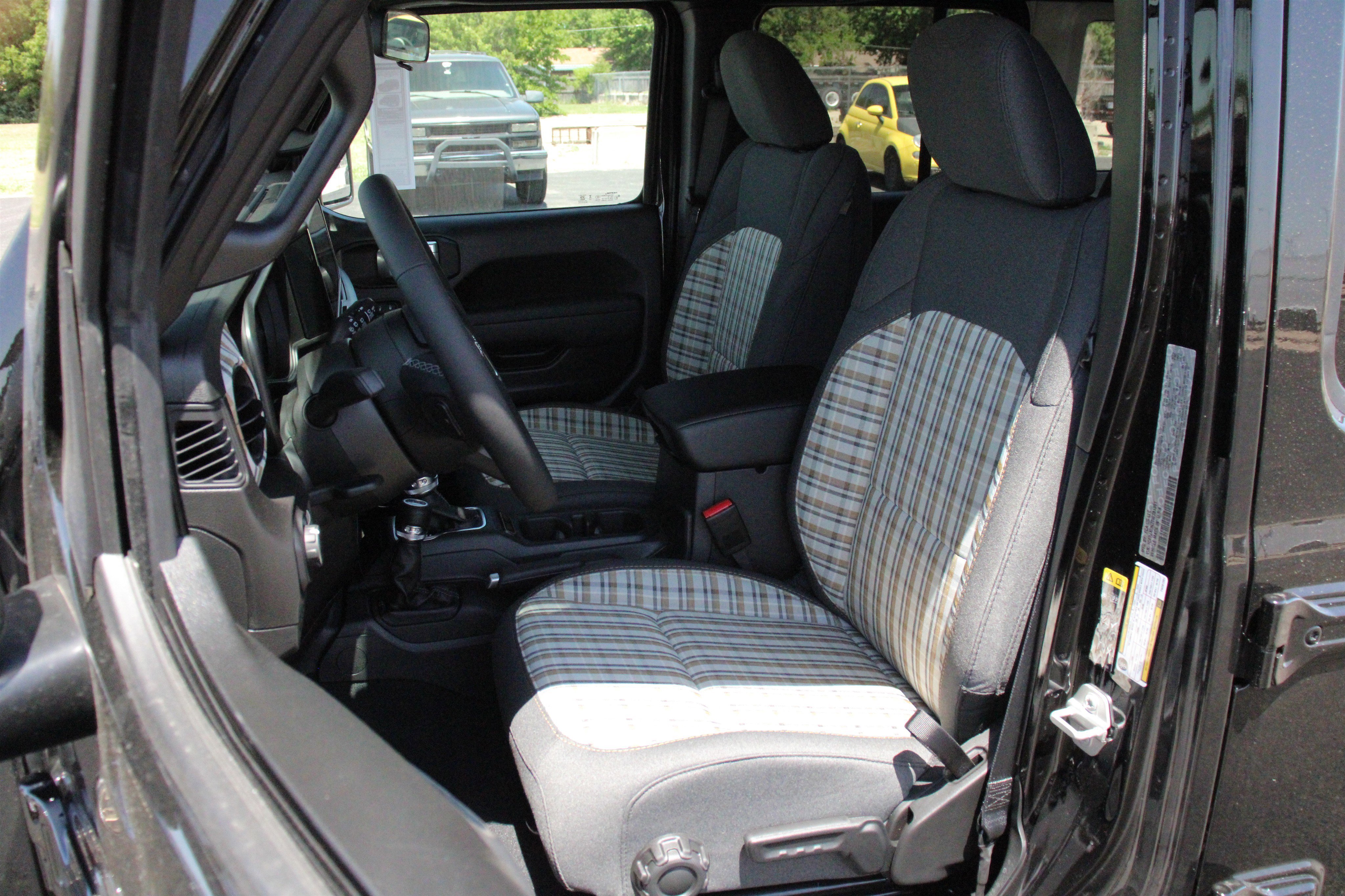 New 2026 Black Clear-Coat Exterior Paint Jeep 85th Anniversary image 5