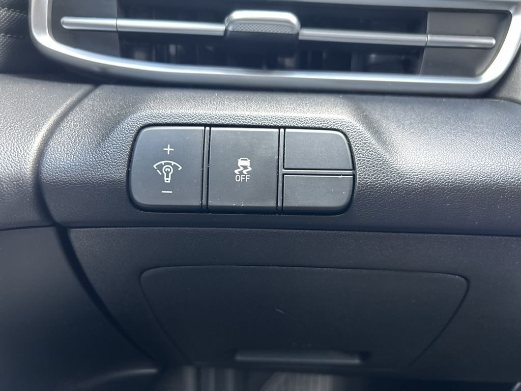 2024 Hyundai Elantra Limited - Photo 27