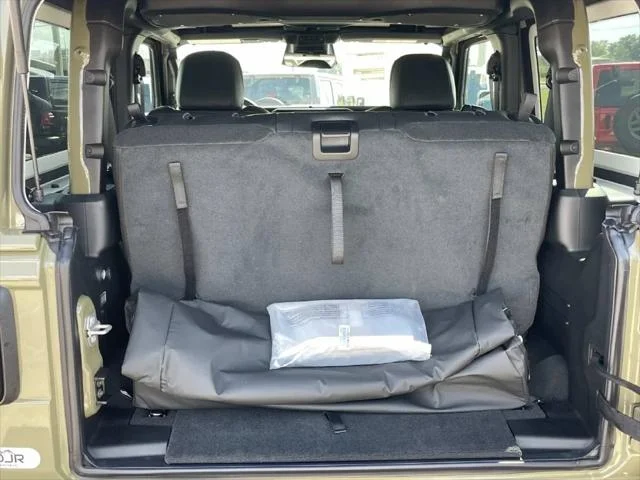 New 2027 41 Paint Jeep Rubicon image 10