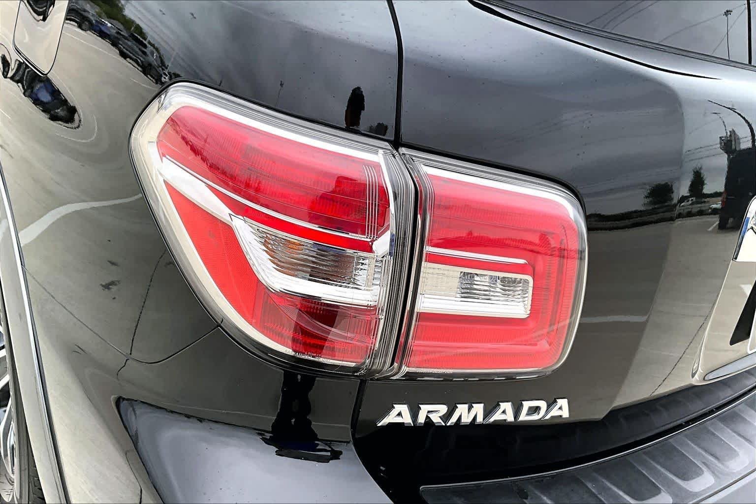 Used 2020 Super Black Nissan SL image 27