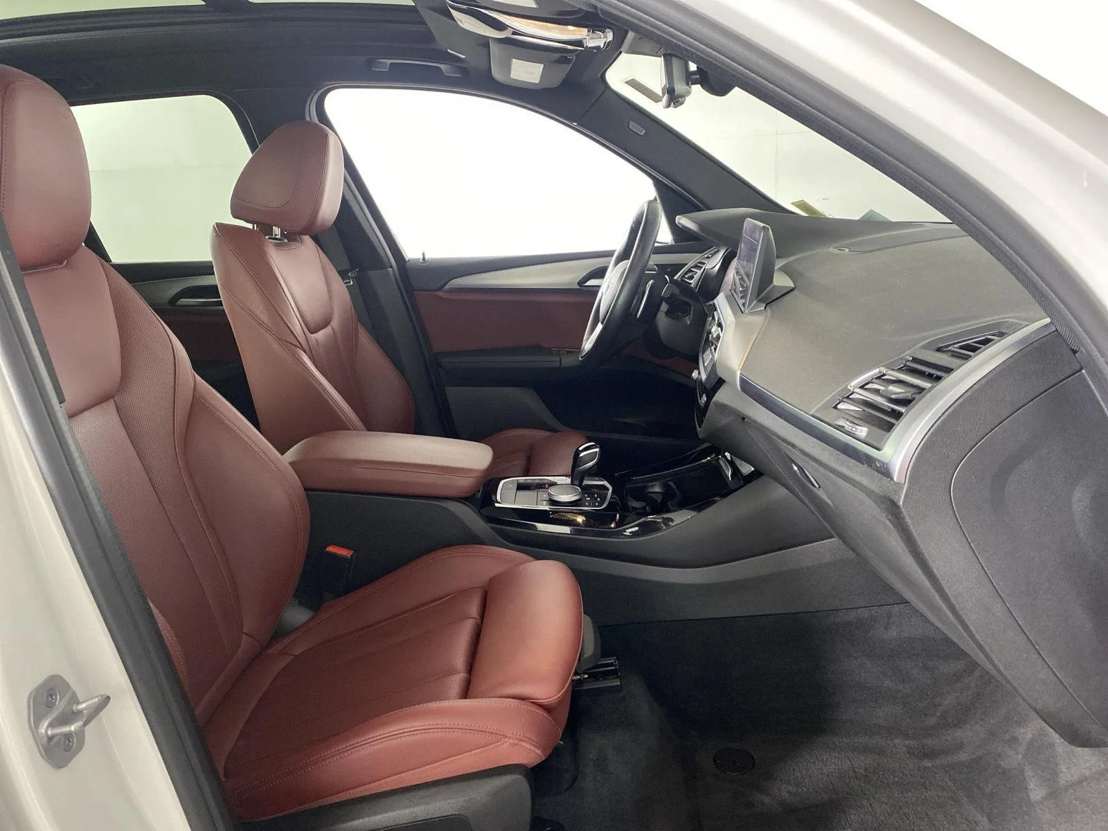Used 2022 Mineral White Metallic BMW xDrive30i image 31