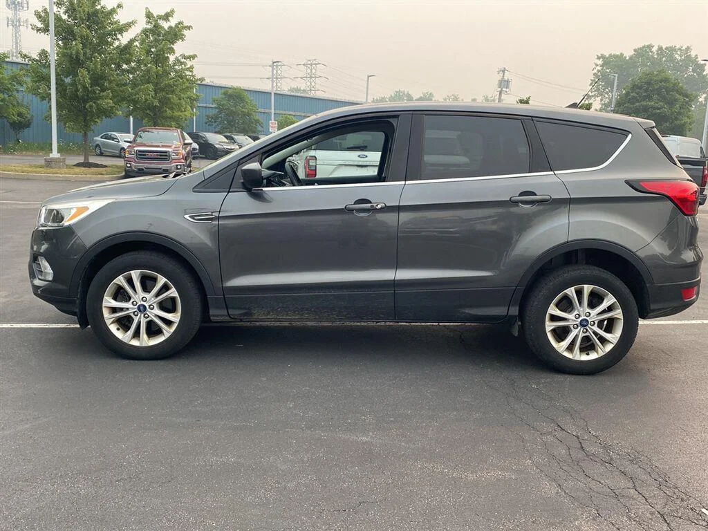 Used 2019 Magnetic Ford SE image 7