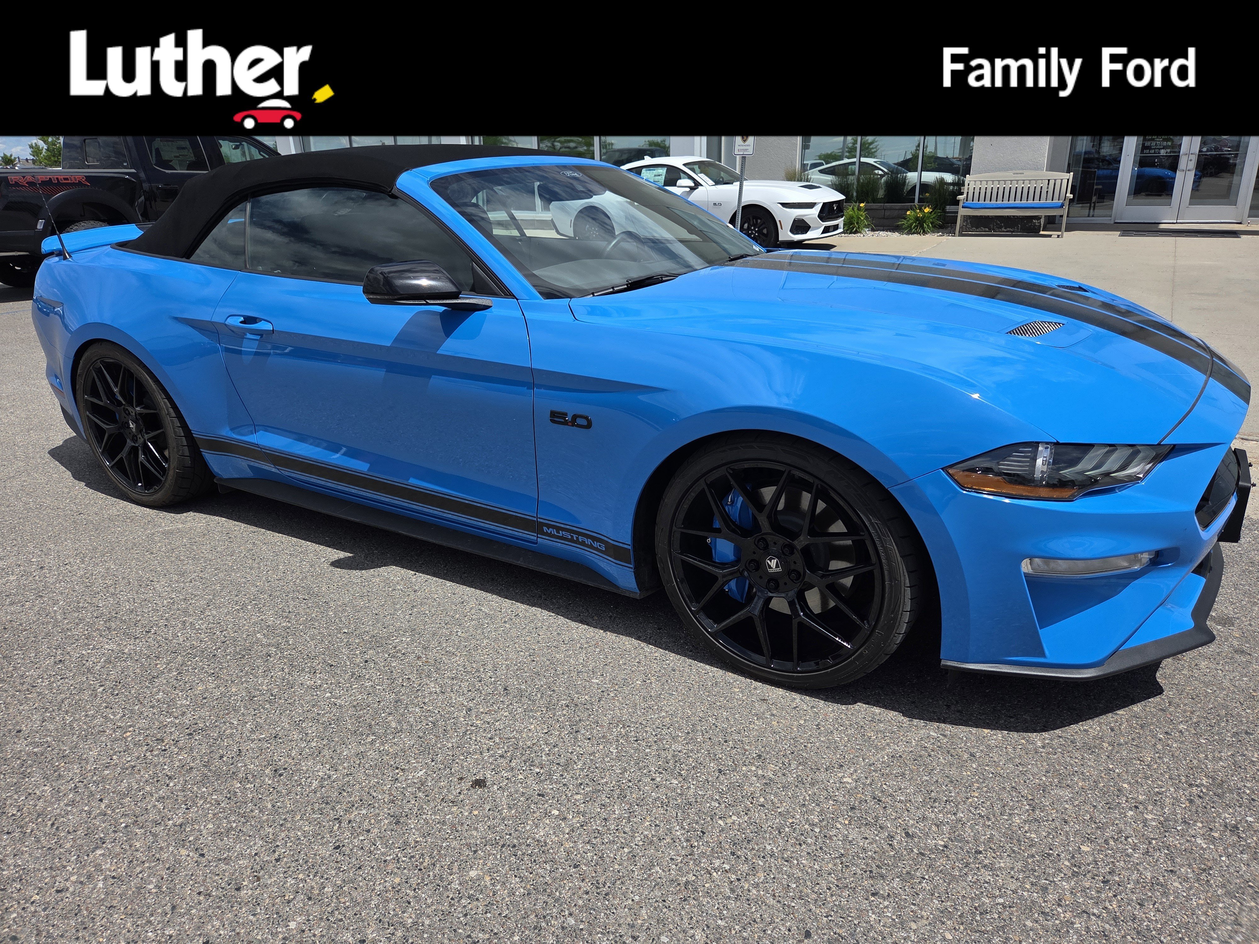 Used 2022 Grabber Blue Metallic Ford GT Premium image 1