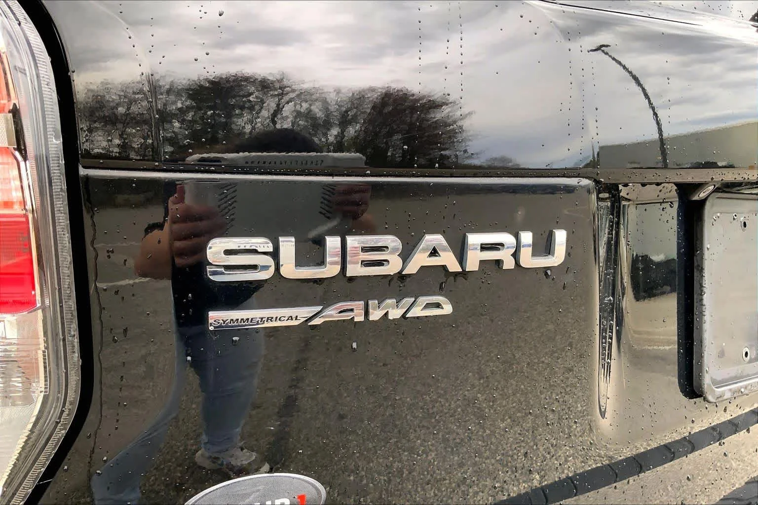 Used 2018 Crystal Black Silica Subaru Premium image 33