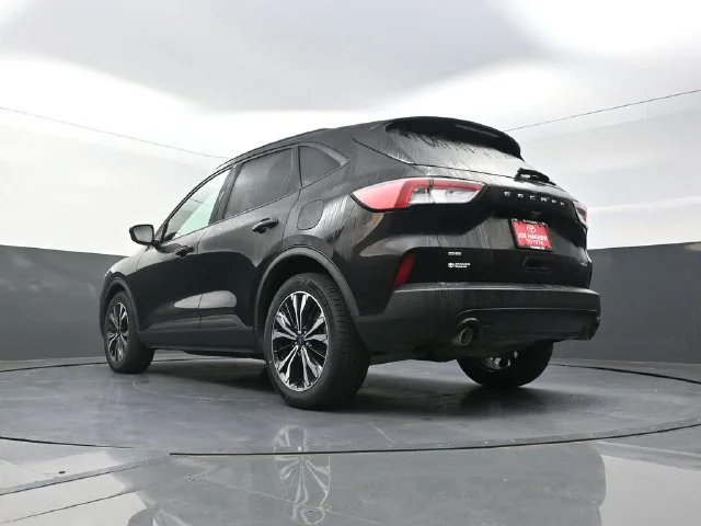 Used 2021 Black Ford SE image 35