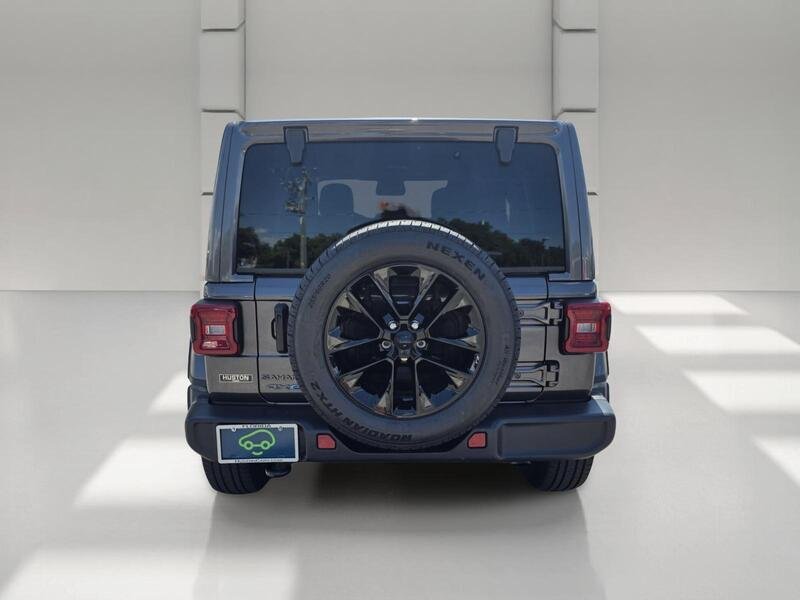 Used 2025 Crystal Metallic JEEP SAHARA 4X4 image 4
