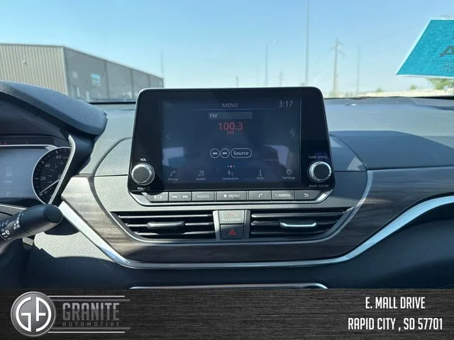 2025 Nissan Altima SV - Photo 19