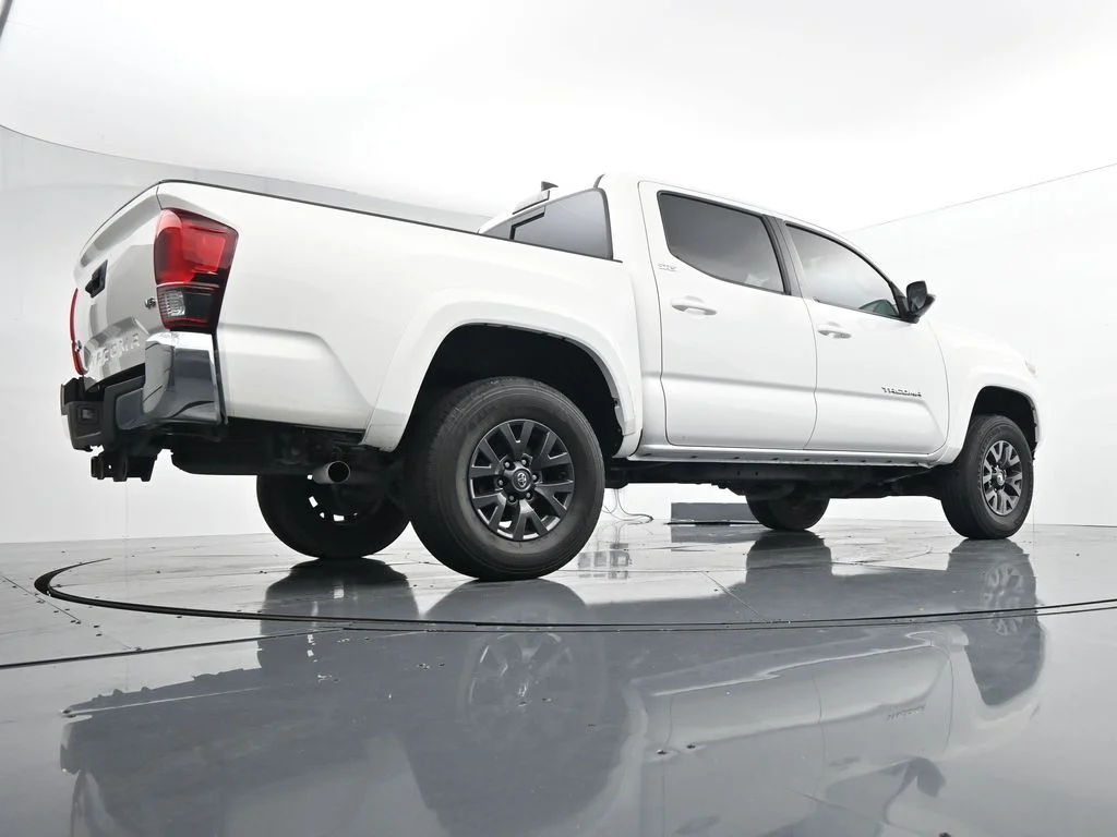 Used 2023 White Toyota SR5 image 33