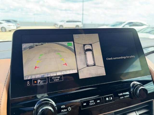 Used 2022 White INFINITI Sensory image 22