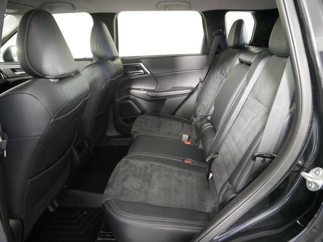 Used 2024 Black Diamond Mitsubishi SE image 12
