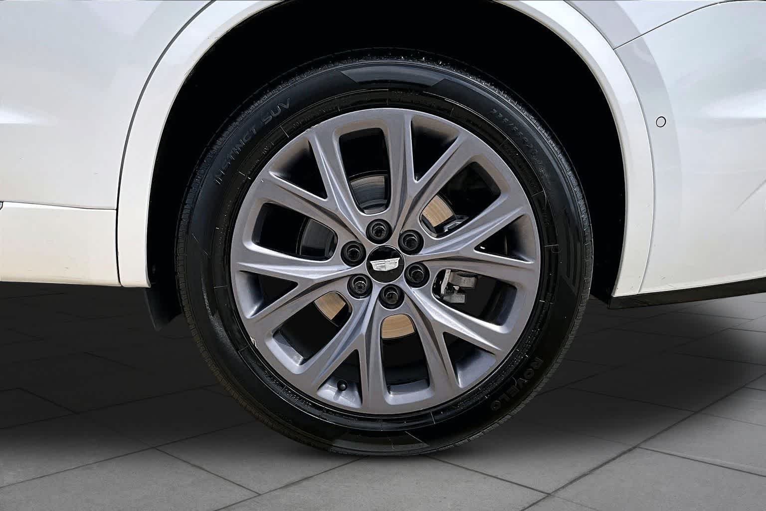 Used 2020 Crystal White Tricoat Cadillac FWD Premium Luxury image 11