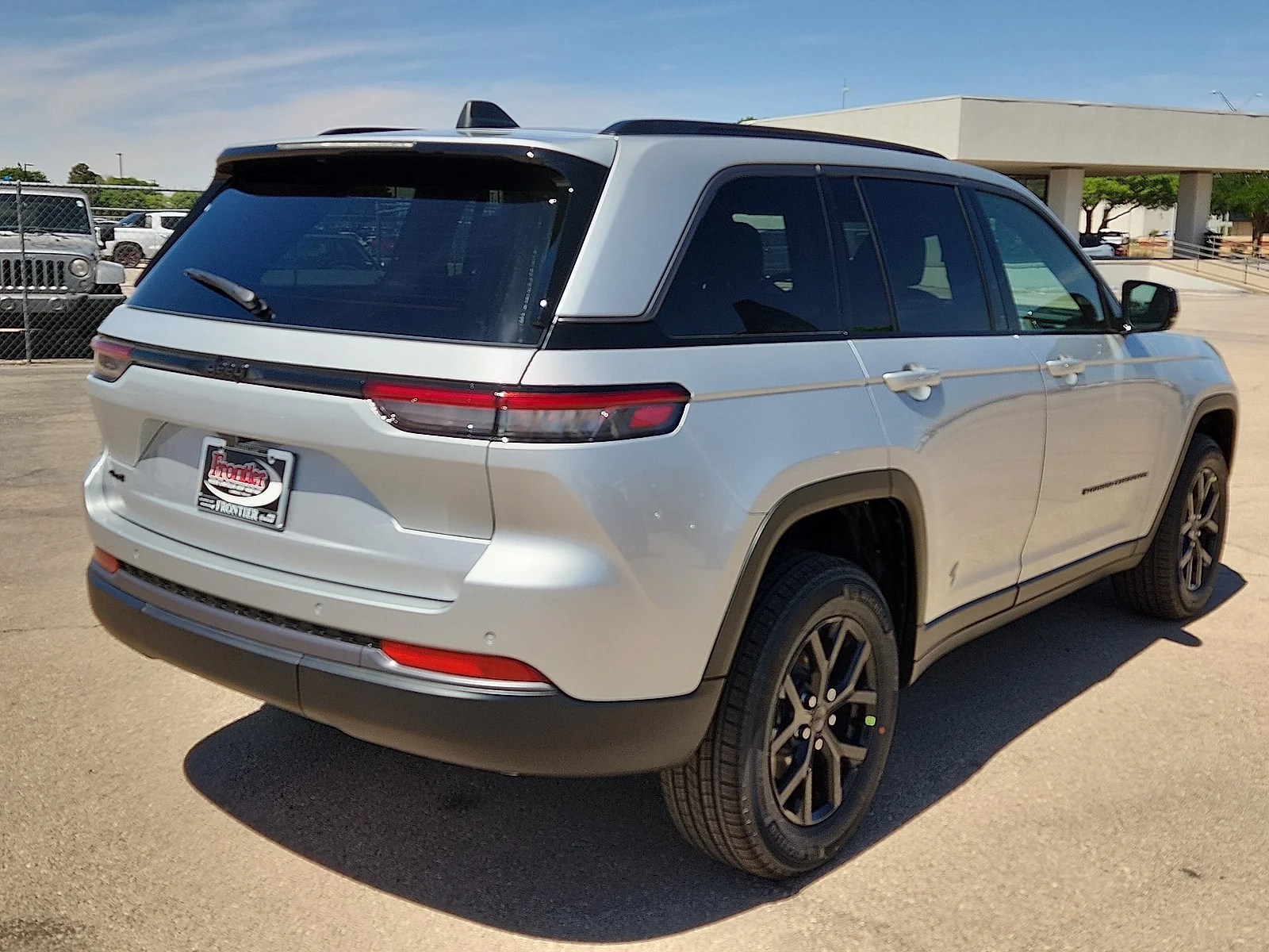 New 2026 Silver Zynith Jeep LAREDO ALTITUDE 4X4 image 4
