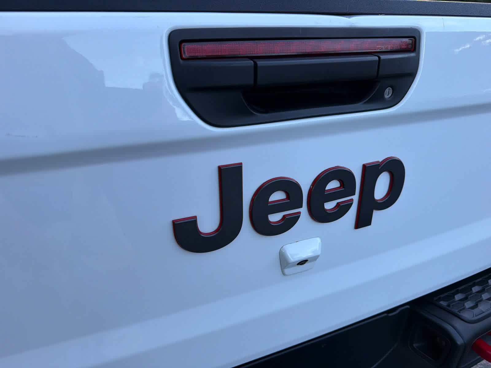 Used 2024 Bright White Clearcoat Jeep Rubicon image 17