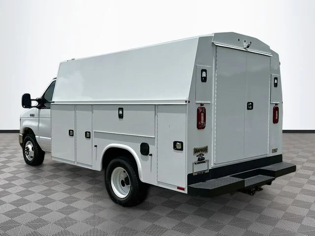New 2025 Oxford White Ford KNAPHEIDE KUV129D20L image 4