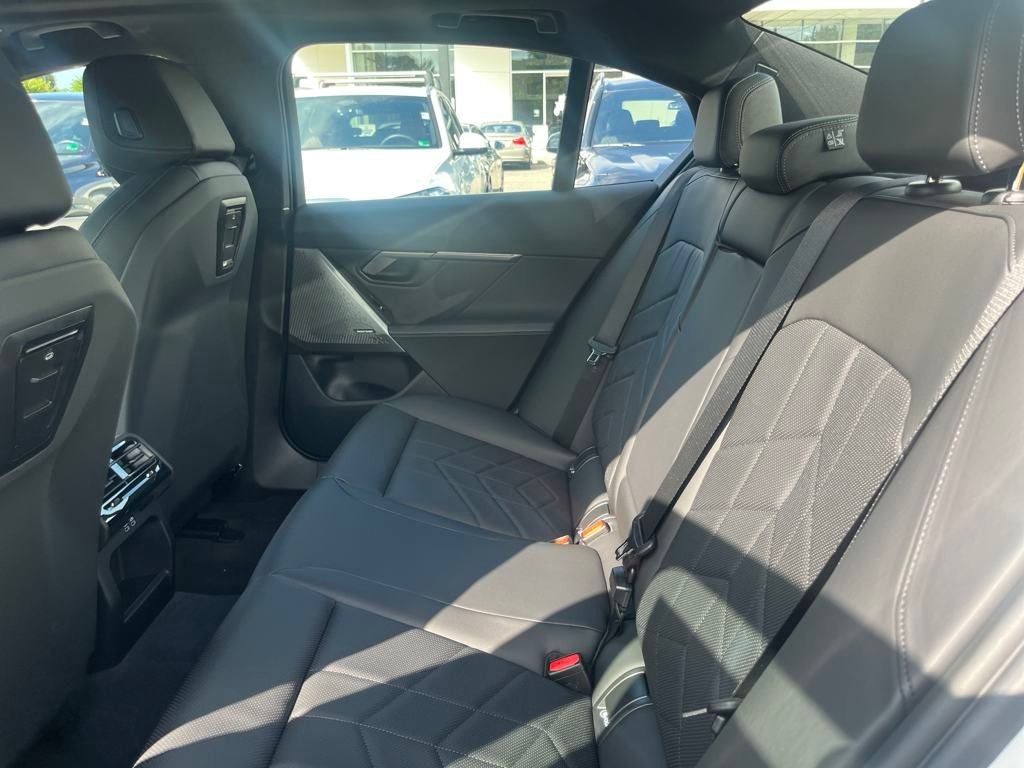 2025 BMW i5 40 - Photo 27